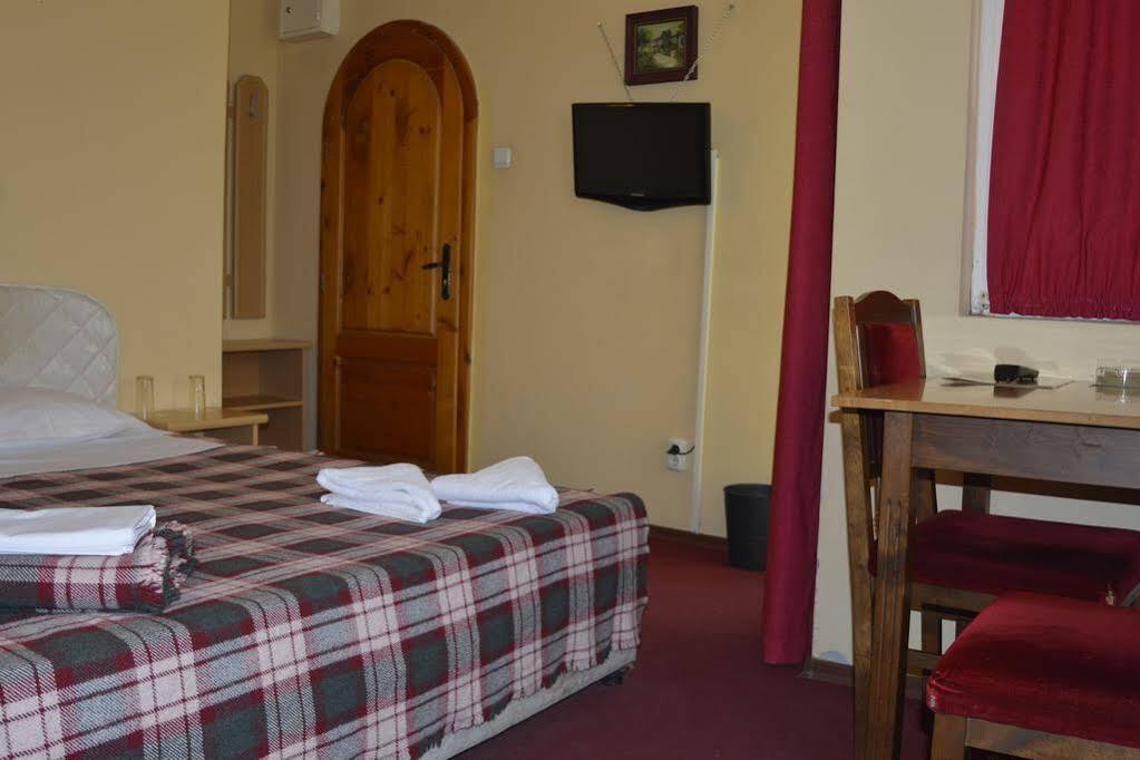 Neon Guest Rooms Shumen Exterior foto